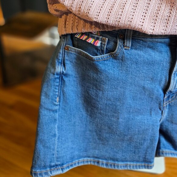 Old Navy  O.G. High-Waisted Short – UNIQUE EMBROIDERY DESIGN - Picture 2 of 9